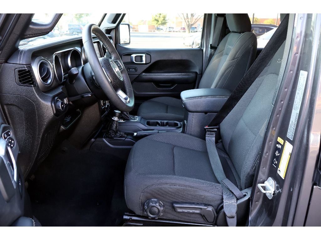 Used 2023 Jeep Wrangler Unlimited Sahara AWD/4WD image 26