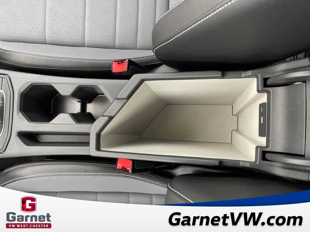 Certified 2025 Volkswagen Jetta SE w/ Sunroof Package image 26