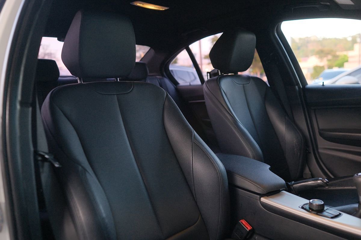 Used 2015 BMW 320i Sedan RWD image 27
