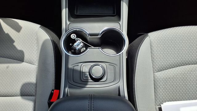 Used 2023 GMC Terrain SLE image 27