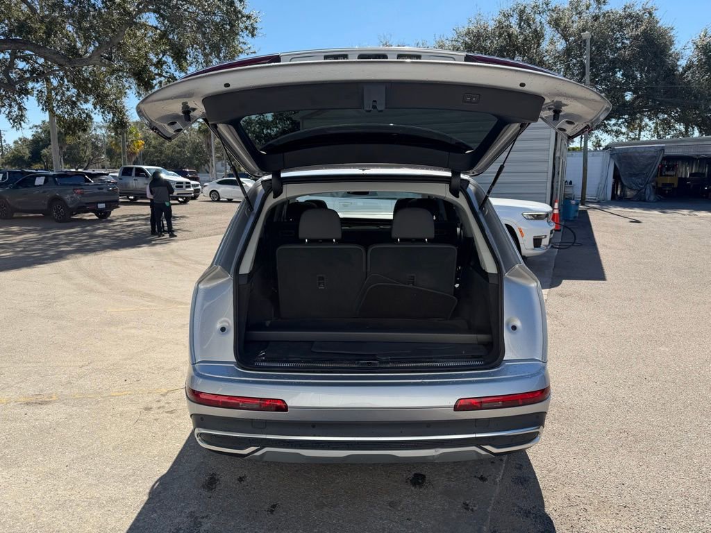 Used 2022 Audi Q7 Premium Plus w/ Premium Plus Package image 40