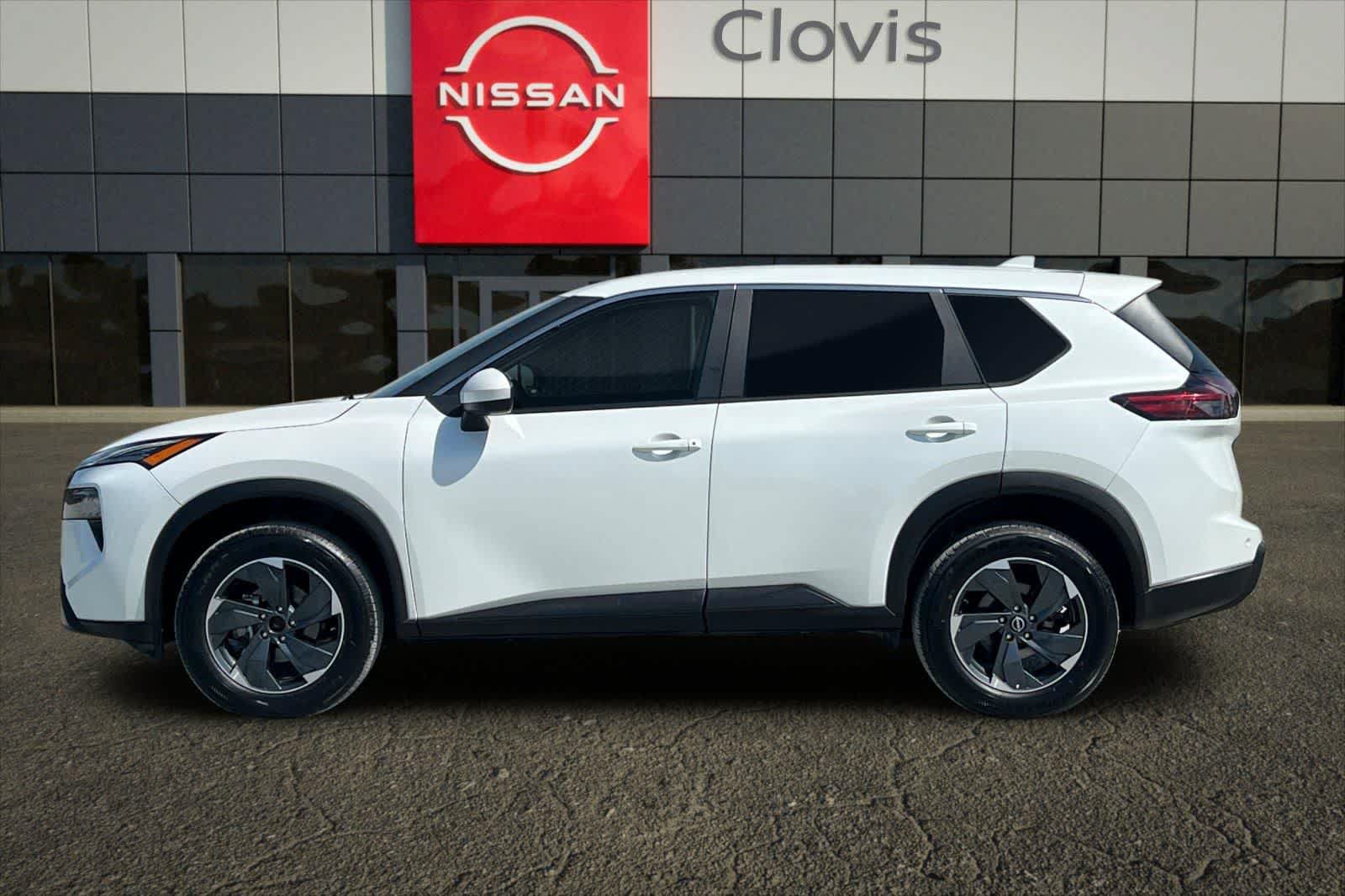 Used 2024 Nissan Rogue SV AWD/4WD image 6