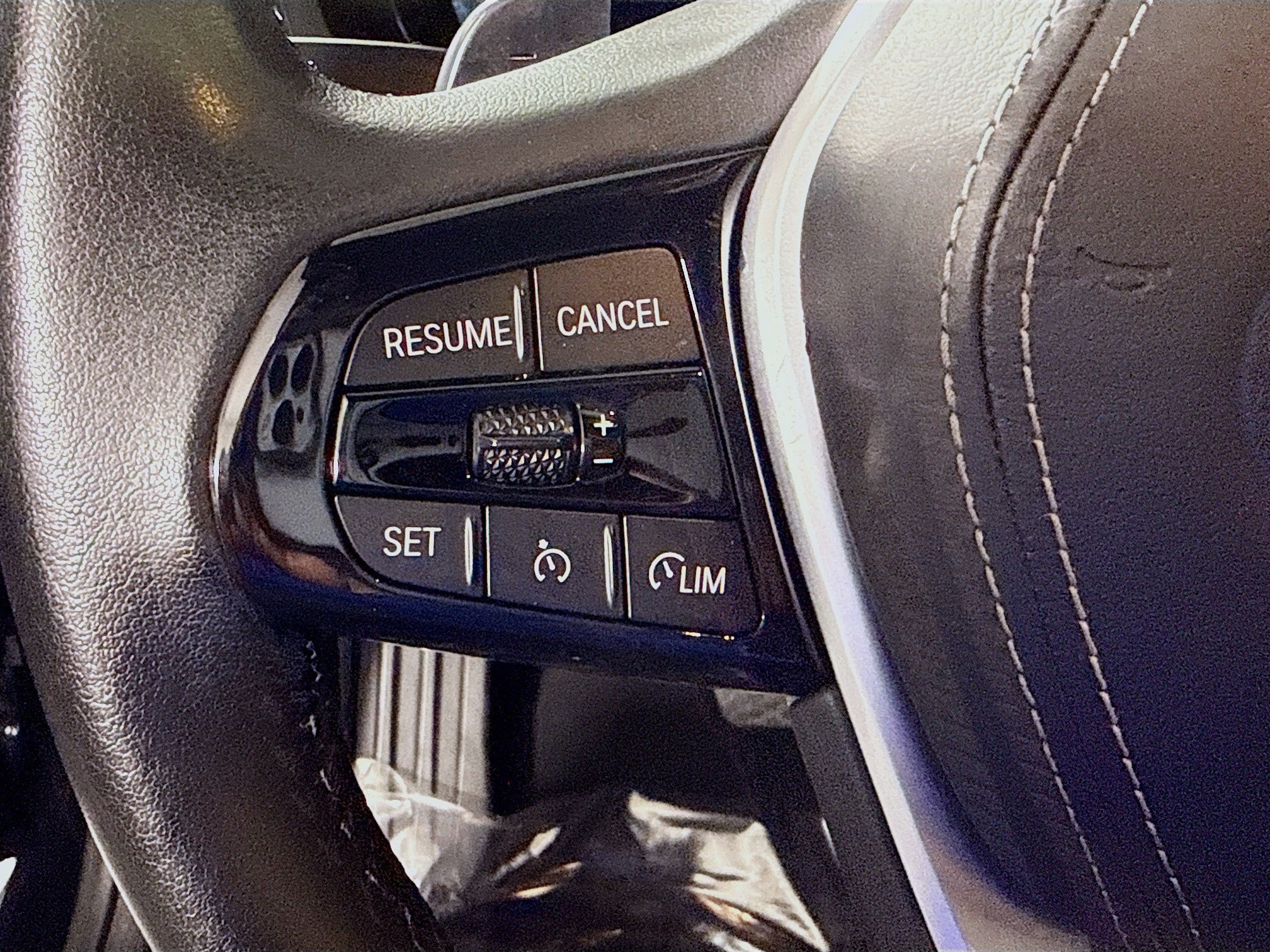 Used 2023 BMW 530e w/ Convenience Package RWD image 14
