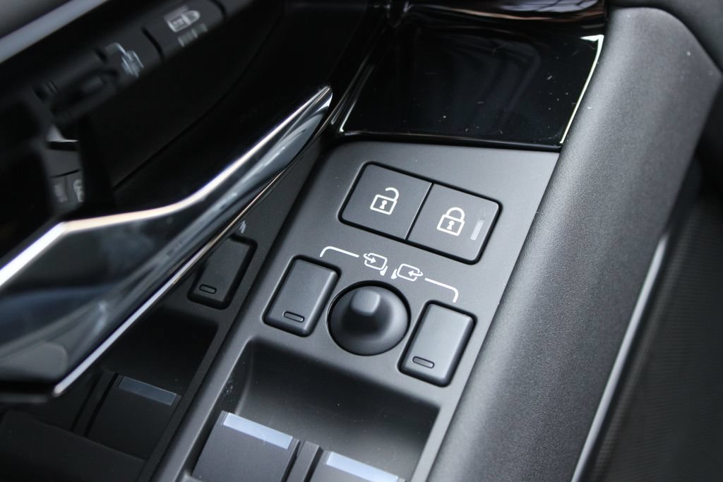 New 2026 Land Rover Range Rover Evoque S AWD/4WD image 21