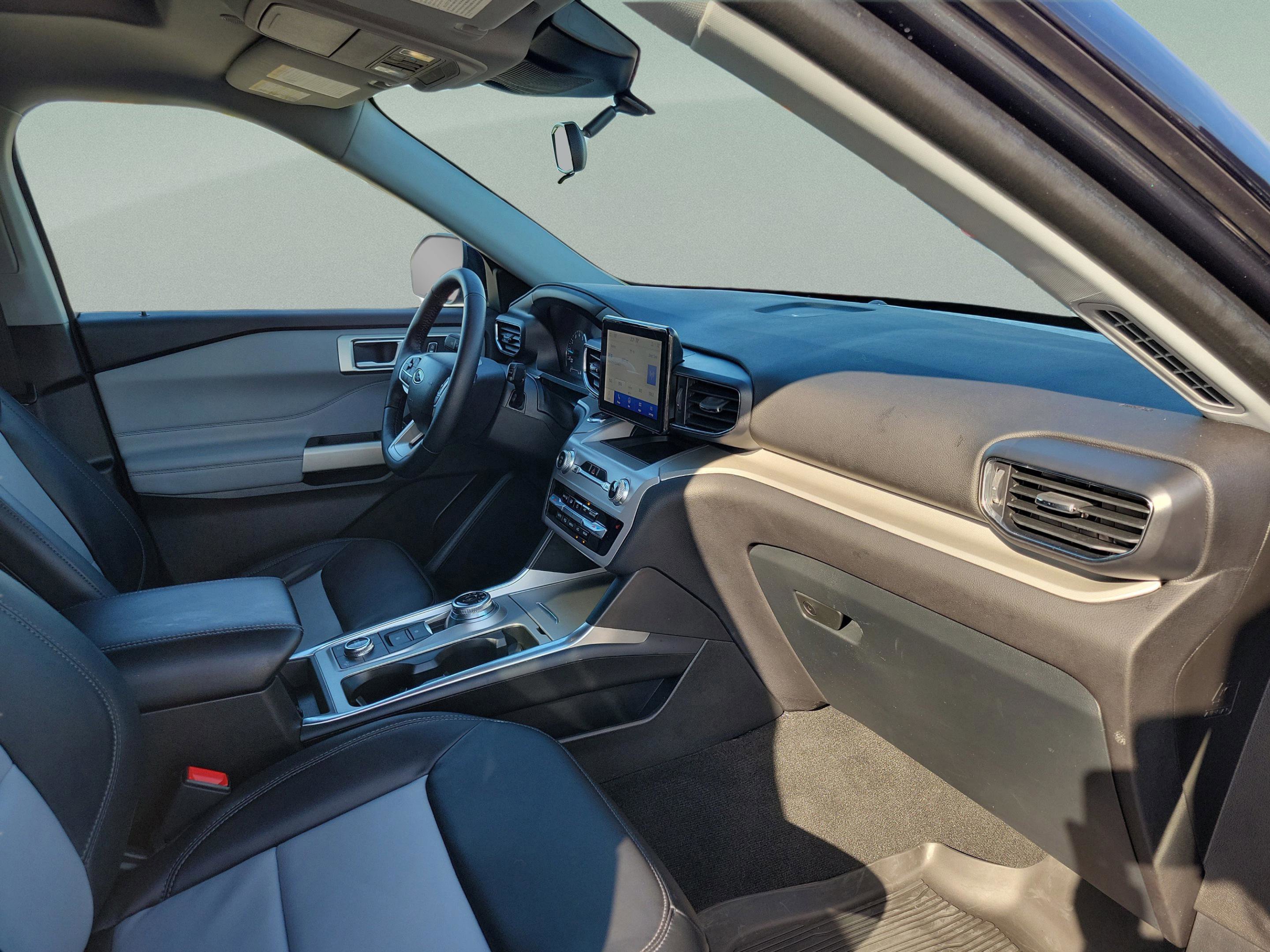 Certified 2023 Ford Explorer XLT w/ Equipment Group 202A image 29