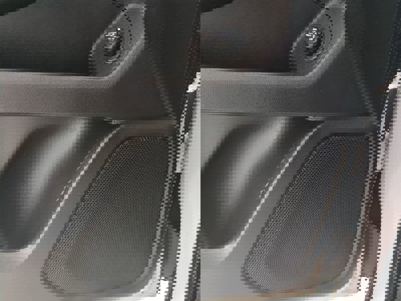 Used 2021 GMC Terrain SLT image 29