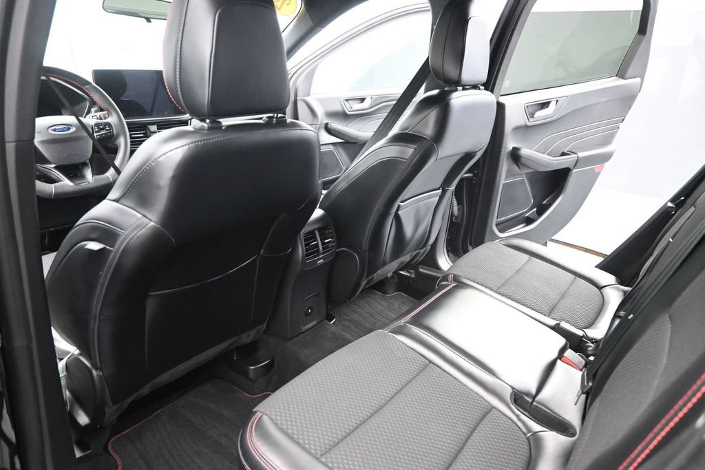 Used 2023 Ford Escape ST-Line w/ Tech Pack #1 AWD/4WD image 15