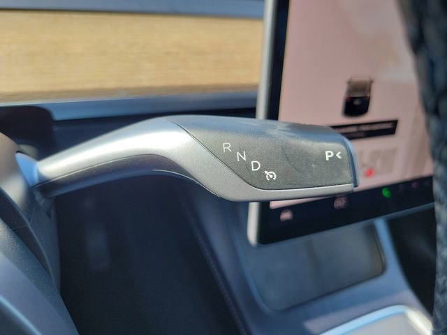 Used 2022 Tesla Model Y Long Range image 24