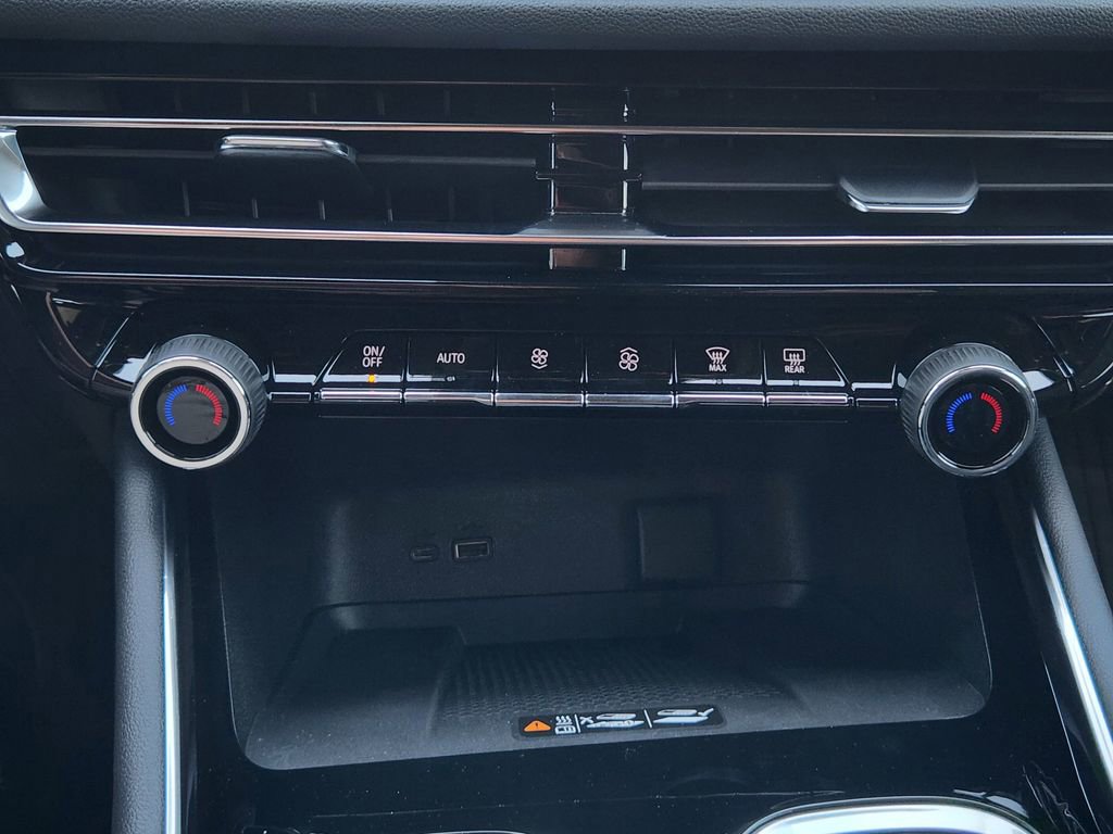 New 2026 Chevrolet Traverse RS w/ LPO, Floor Liner Package image 14