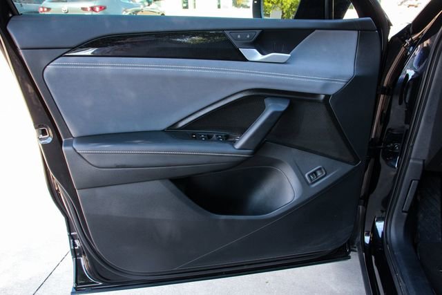 Certified 2025 Volkswagen Tiguan SE image 12