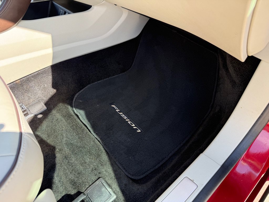 Used 2018 Ford Fusion Energi Platinum FWD image 25