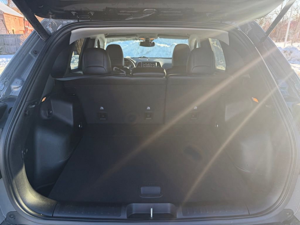 Used 2021 Jeep Cherokee Latitude Lux w/ Comfort/Convenience Group image 27