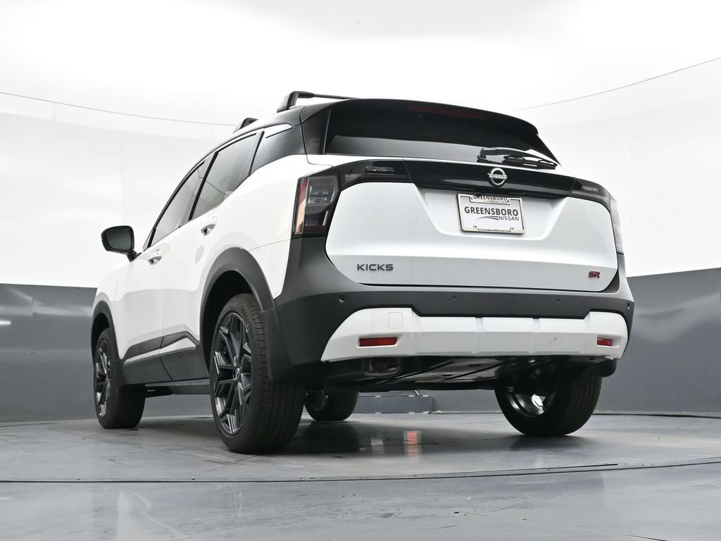 New 2026 Nissan Kicks SR w/ Cold Weather Package FWD image 40