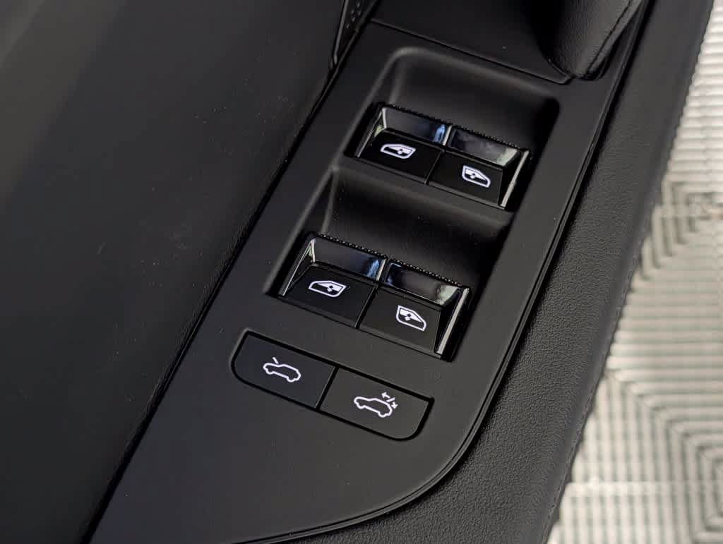 New 2026 Porsche Cayenne S AWD/4WD image 28