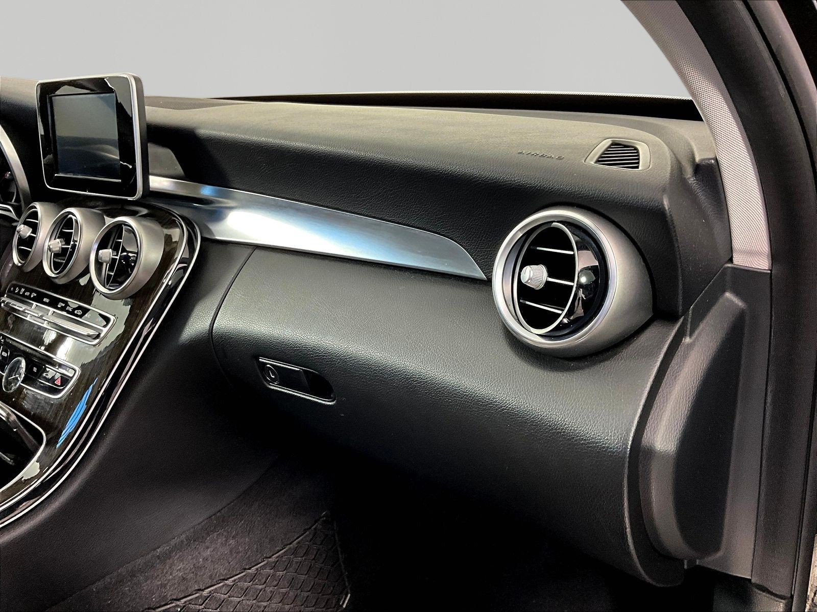 Used 2018 Mercedes-Benz C 300 4MATIC Sedan image 23