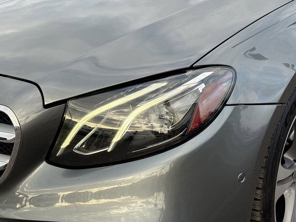 Used 2018 Mercedes-Benz E 300 w/ Premium 1 Package image 9