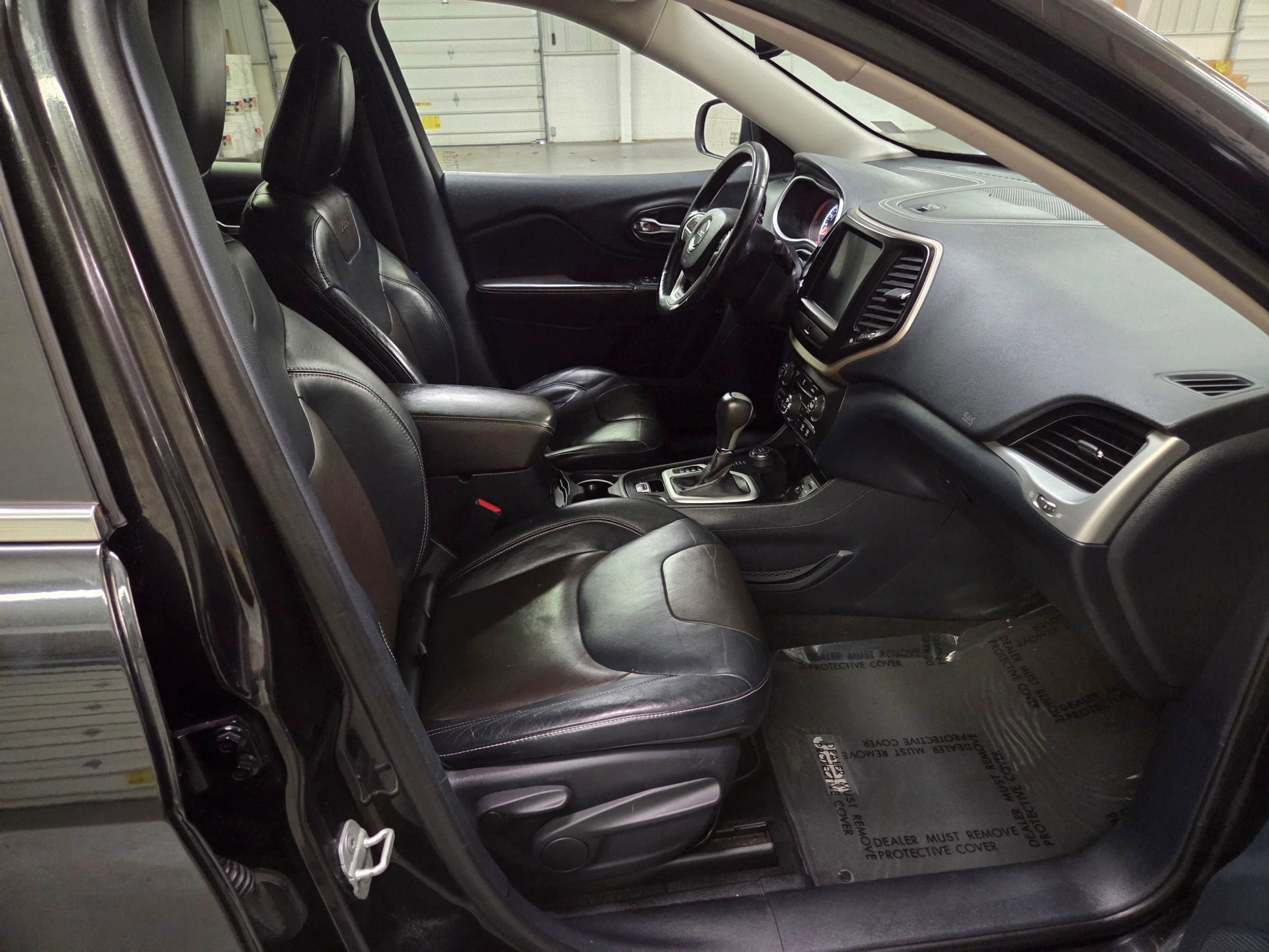 Used 2014 Jeep Cherokee Limited image 31