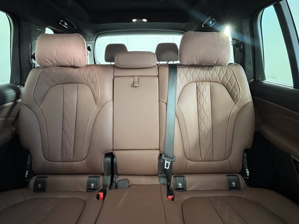 Used 2024 BMW X7 xDrive40i AWD/4WD image 17