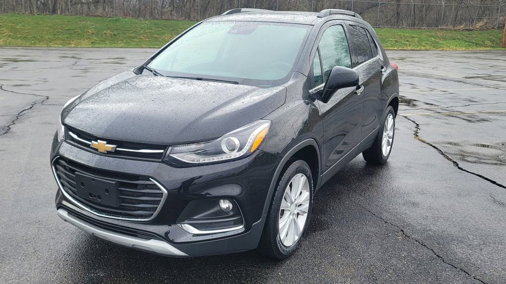 Used 2020 Chevrolet Trax Premier w/ LPO, Cargo Package image 3