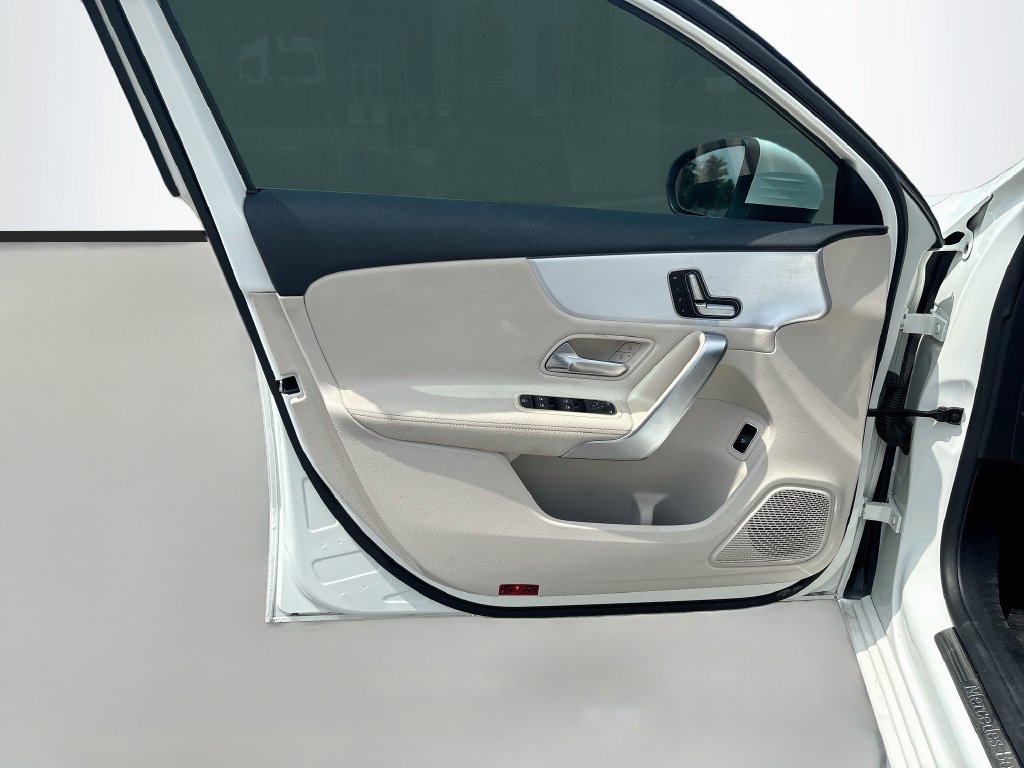 Used 2021 Mercedes-Benz A 220 image 33