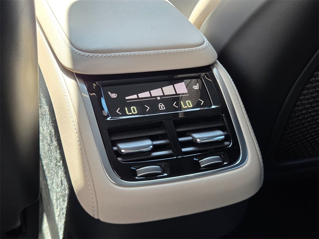 New 2026 Volvo XC90 B6 Plus w/ Protection Package Premier image 13