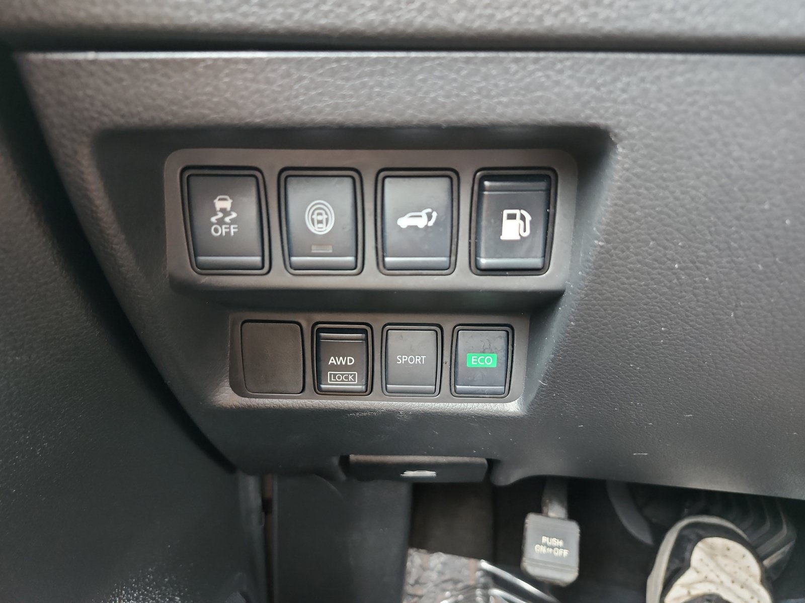 Used 2020 Nissan Rogue SV AWD/4WD image 23