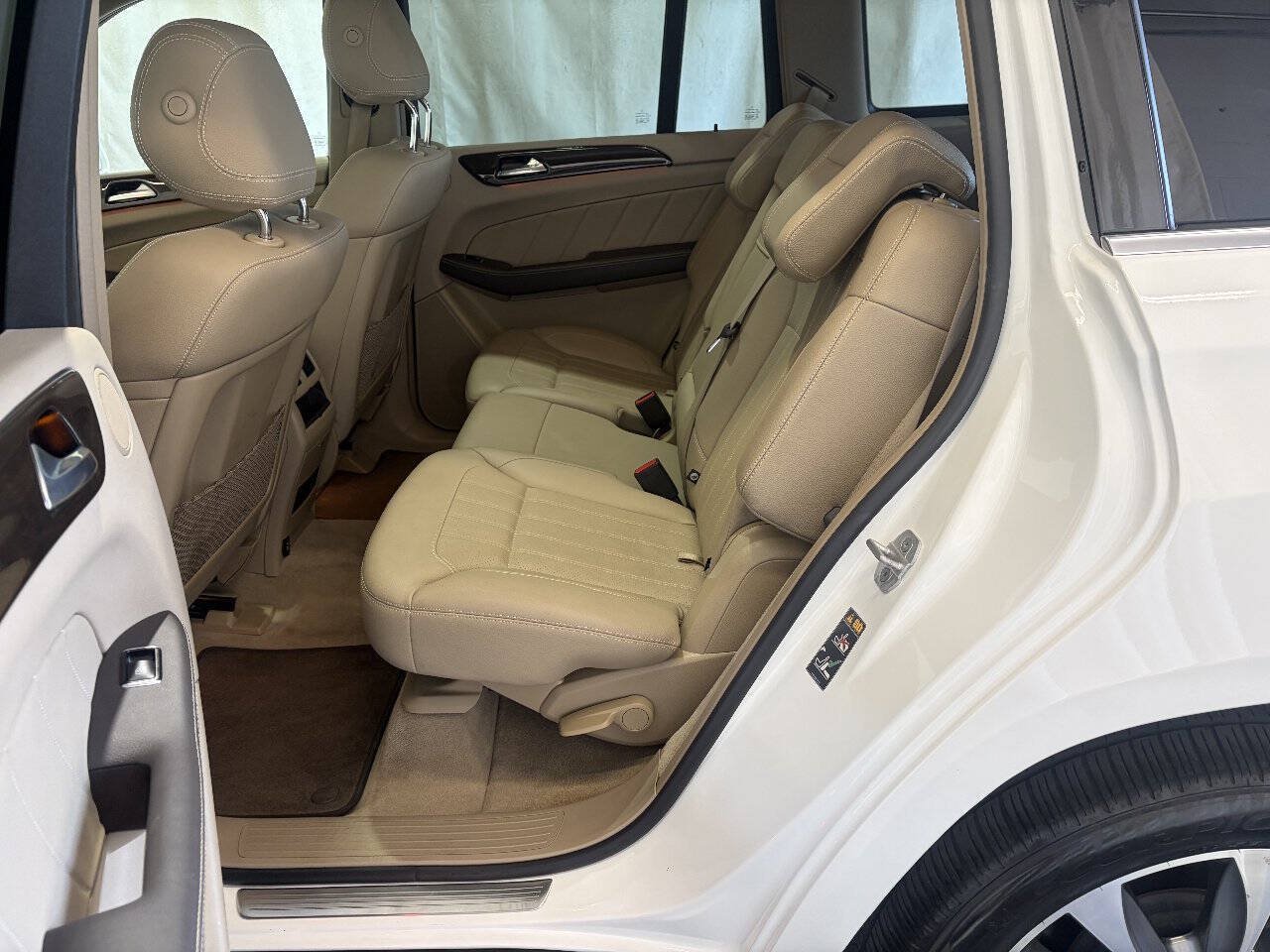 Used 2016 Mercedes-Benz GL 450 4MATIC image 21