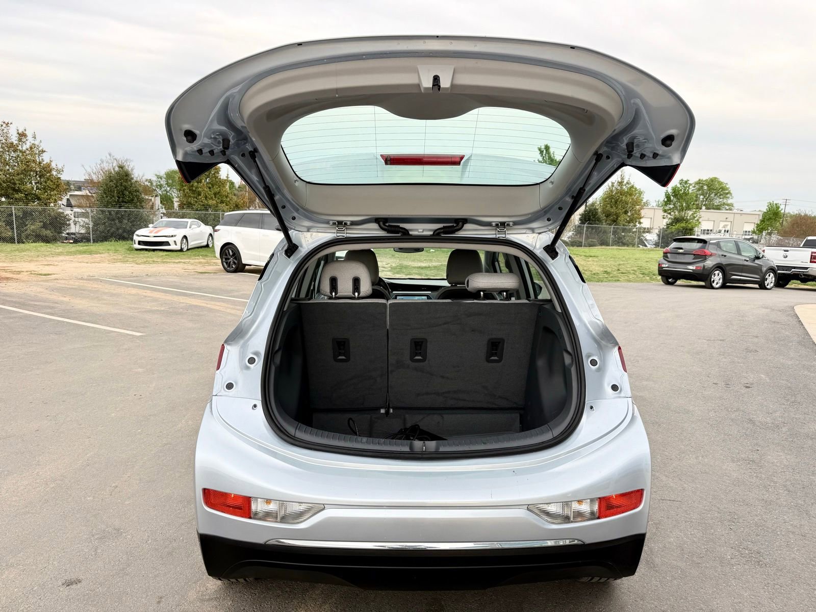 Used 2018 Chevrolet Bolt LT FWD image 43