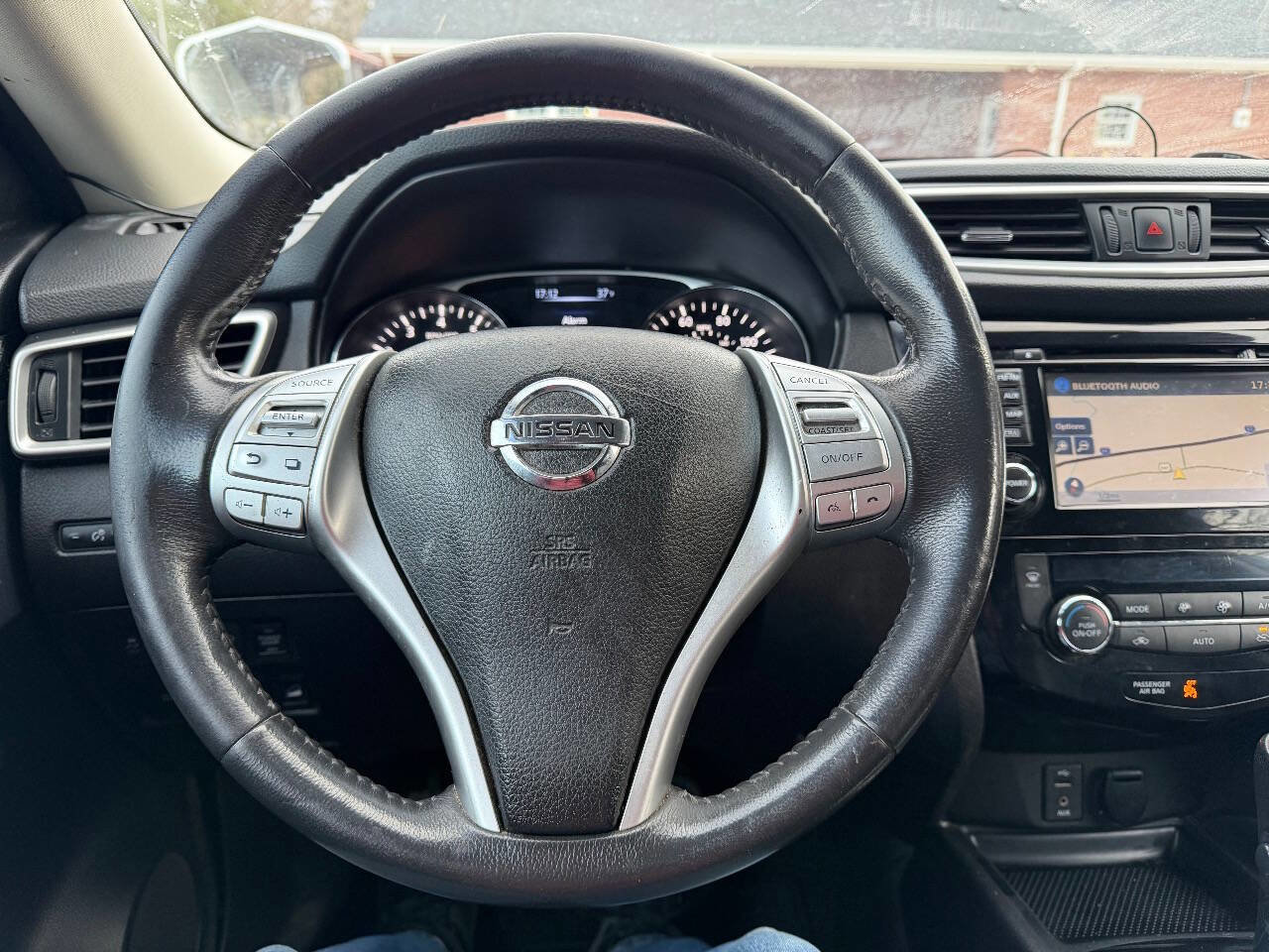 Used 2015 Nissan Rogue SL image 18