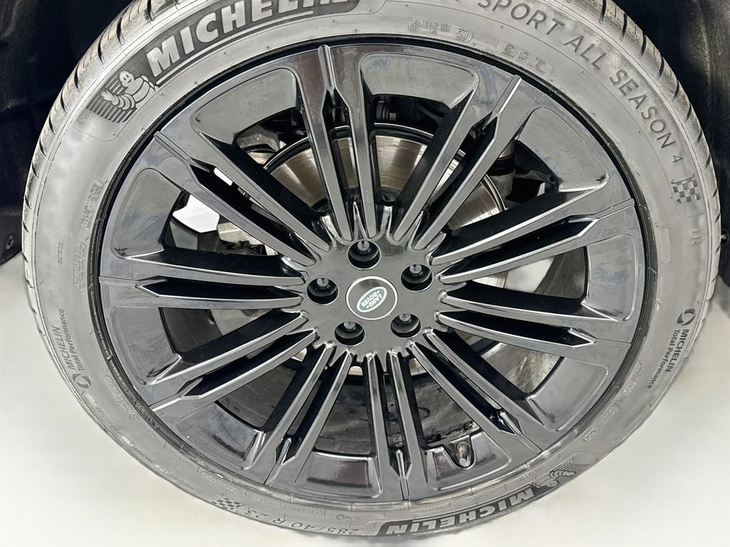 Used 2024 Land Rover Range Rover SE AWD/4WD image 32