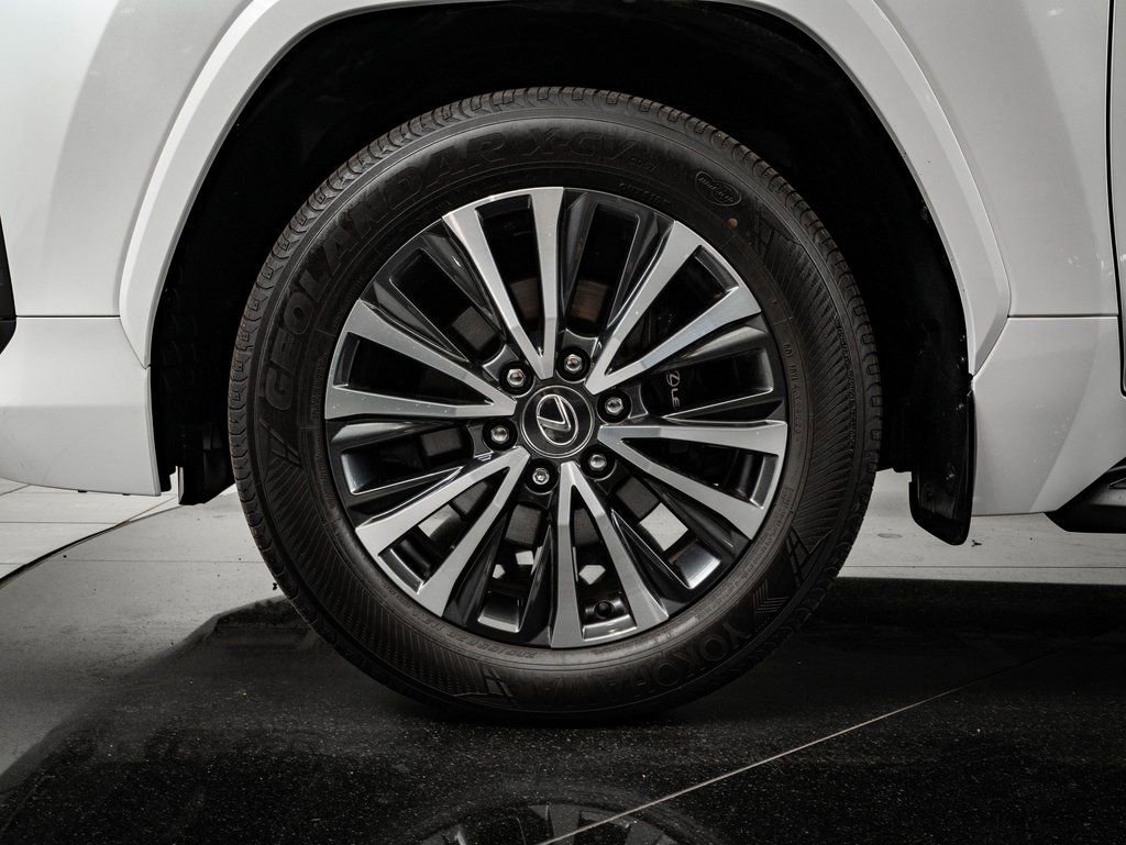 Used 2024 Lexus LX 600 4WD w/ Interior Upgrade Package image 13