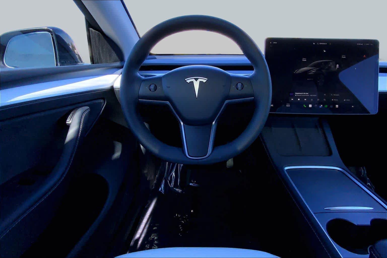 Used 2024 Tesla Model Y Long Range AWD/4WD image 5