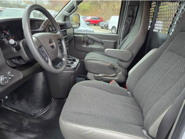 Used 2024 GMC Savana 2500 w/ Driver Convenience Package image 12