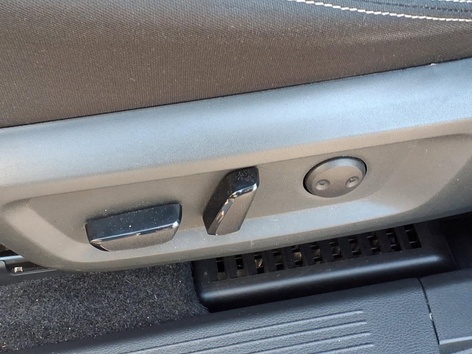 Certified 2023 Nissan Rogue SV image 16