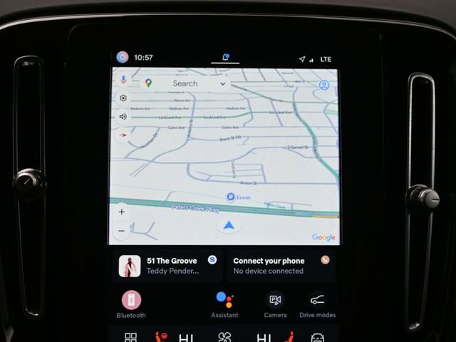 Used 2023 Volvo XC40 B5 Plus w/ Driver Assist Package image 14