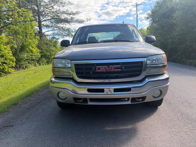 Used 2006 GMC Sierra 1500 SLT w/ Onstar Plus Package AWD/4WD image 2