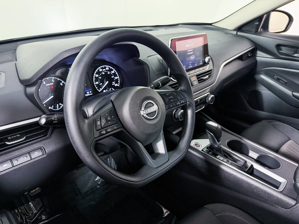Certified 2025 Nissan Altima 2.5 S FWD image 17