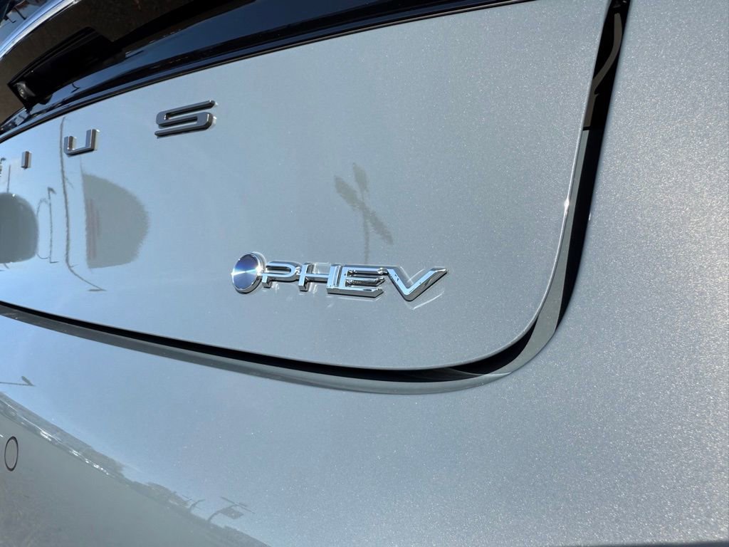 New 2026 Toyota Prius Plug-In Hybrid FWD image 8