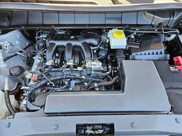 Used 2024 Nissan Pathfinder SV w/ SV Premium Package image 24