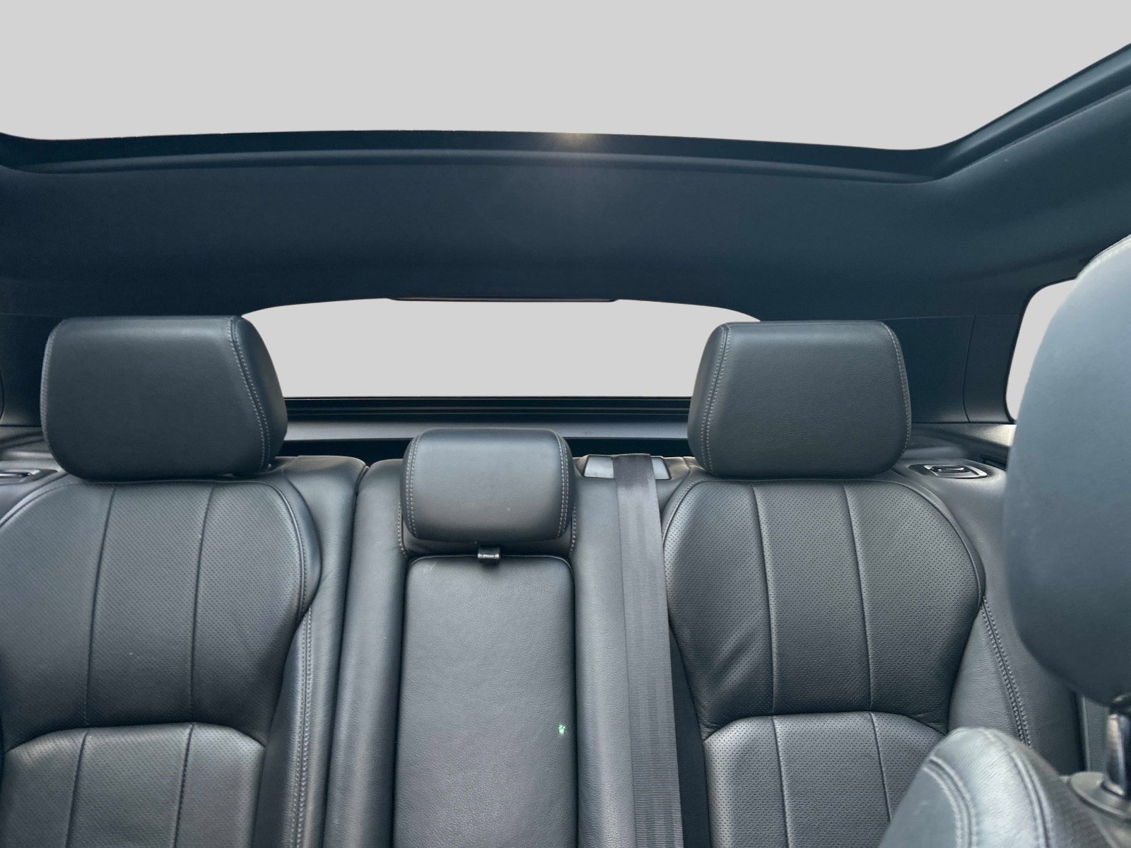 Used 2019 Land Rover Range Rover Evoque Landmark Edition image 24