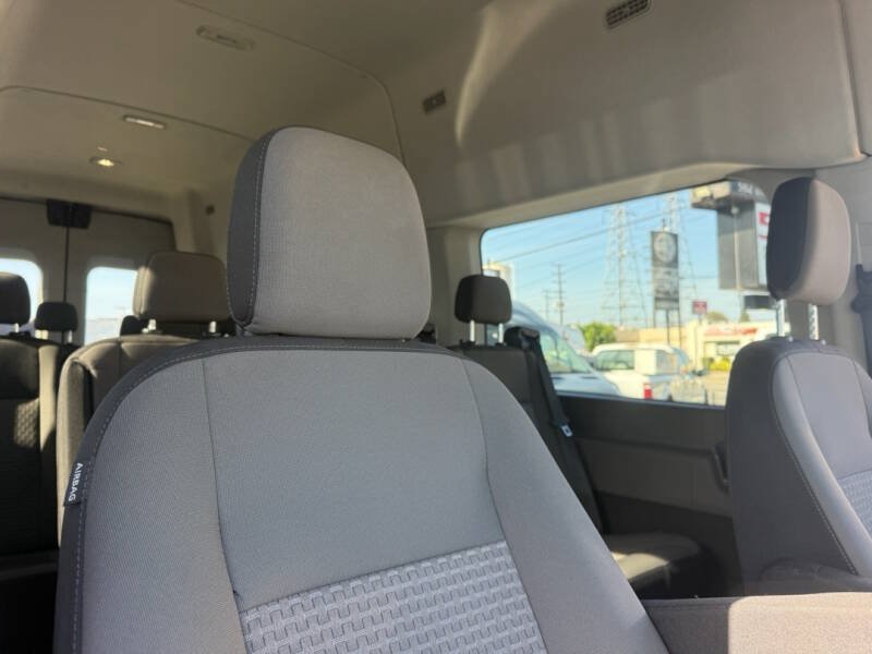 Used 2023 Ford Transit 350 XLT RWD image 8