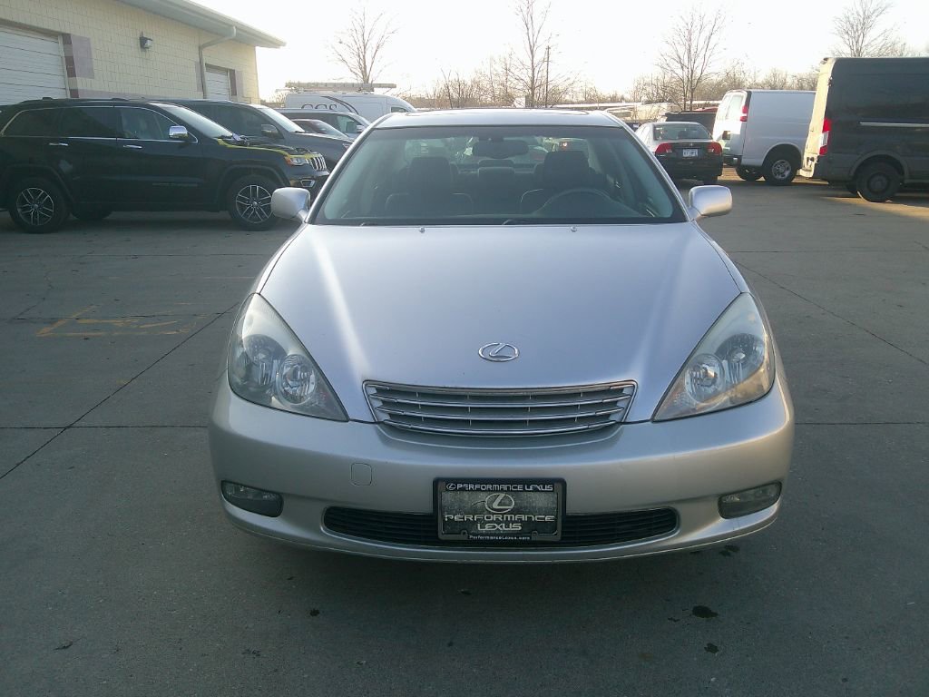 Used 2004 Lexus ES 330 image 2
