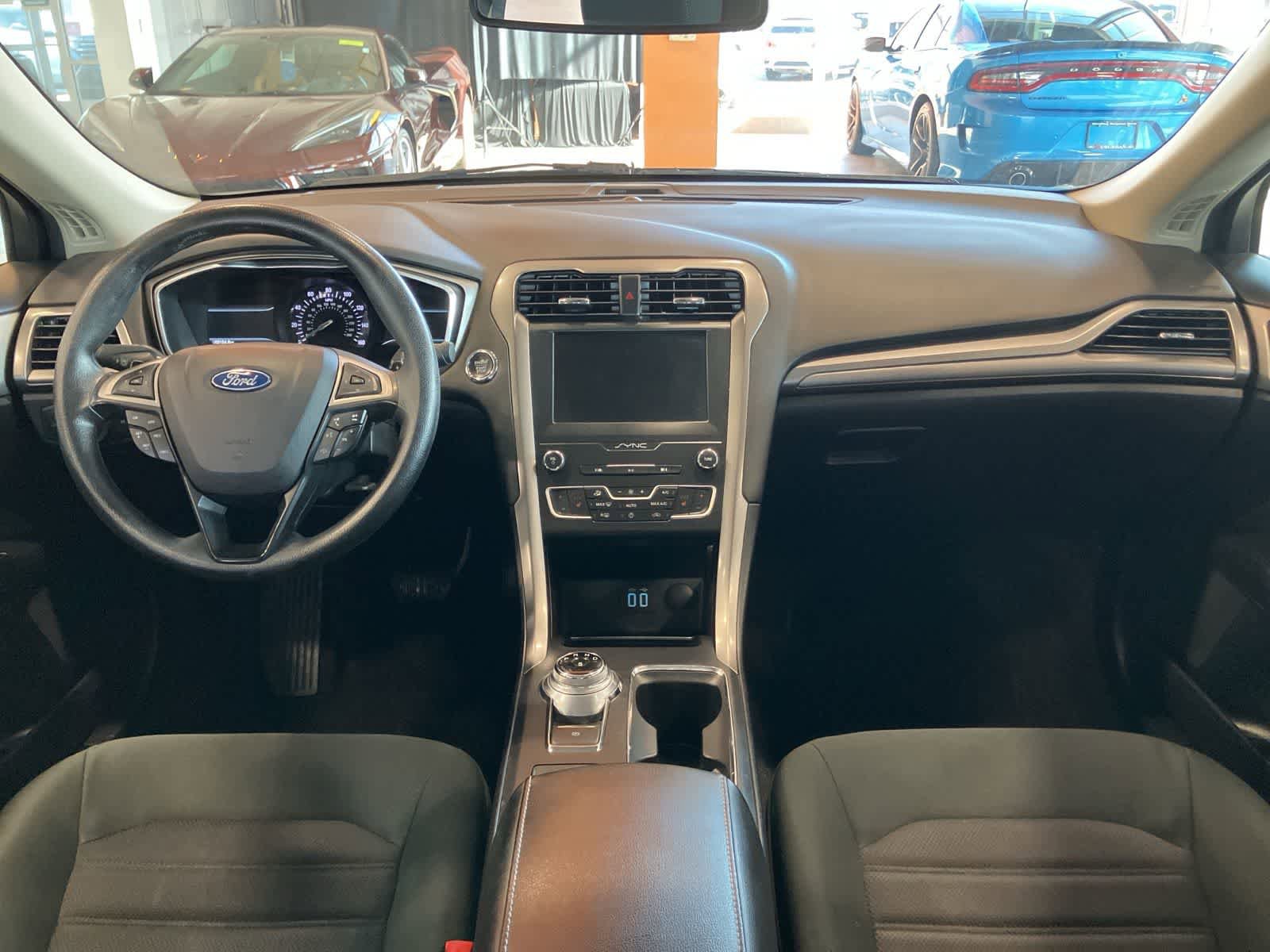 Used 2020 Ford Fusion SE AWD/4WD image 23