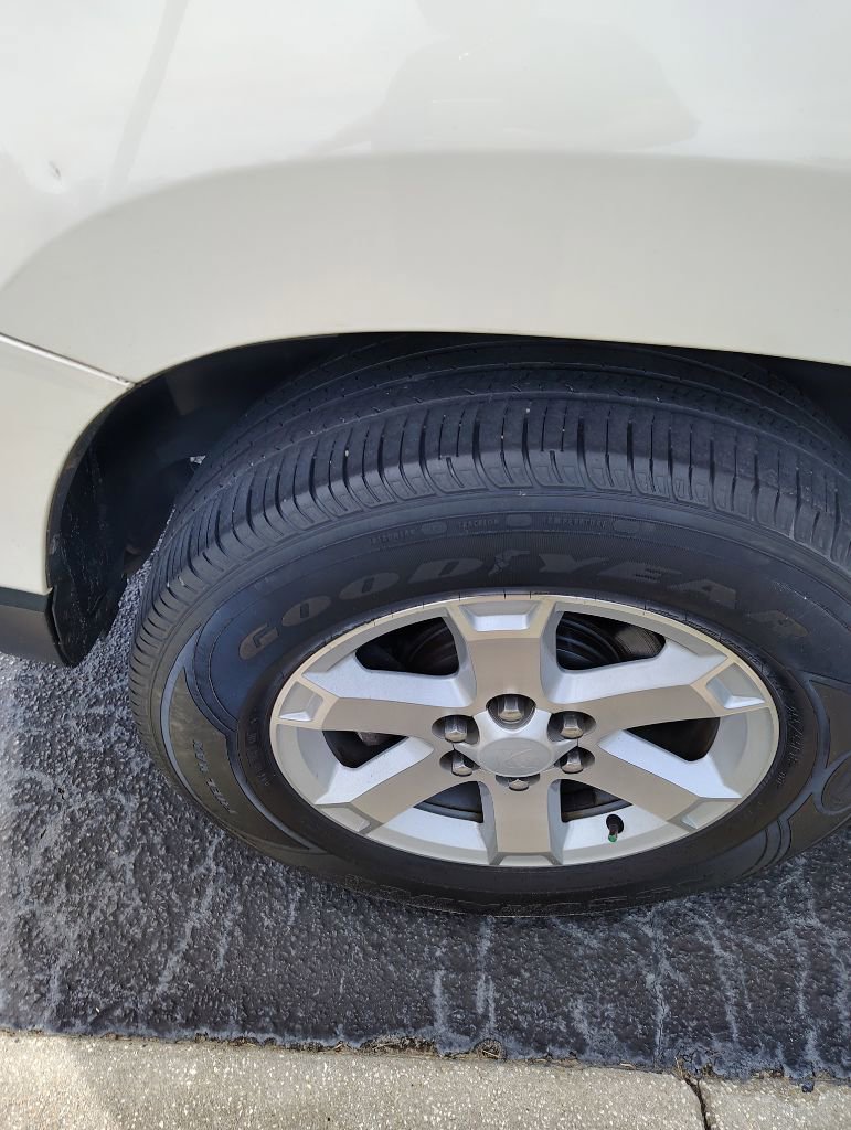 Used 2009 Saturn Outlook XR w/ Convenience Package image 26