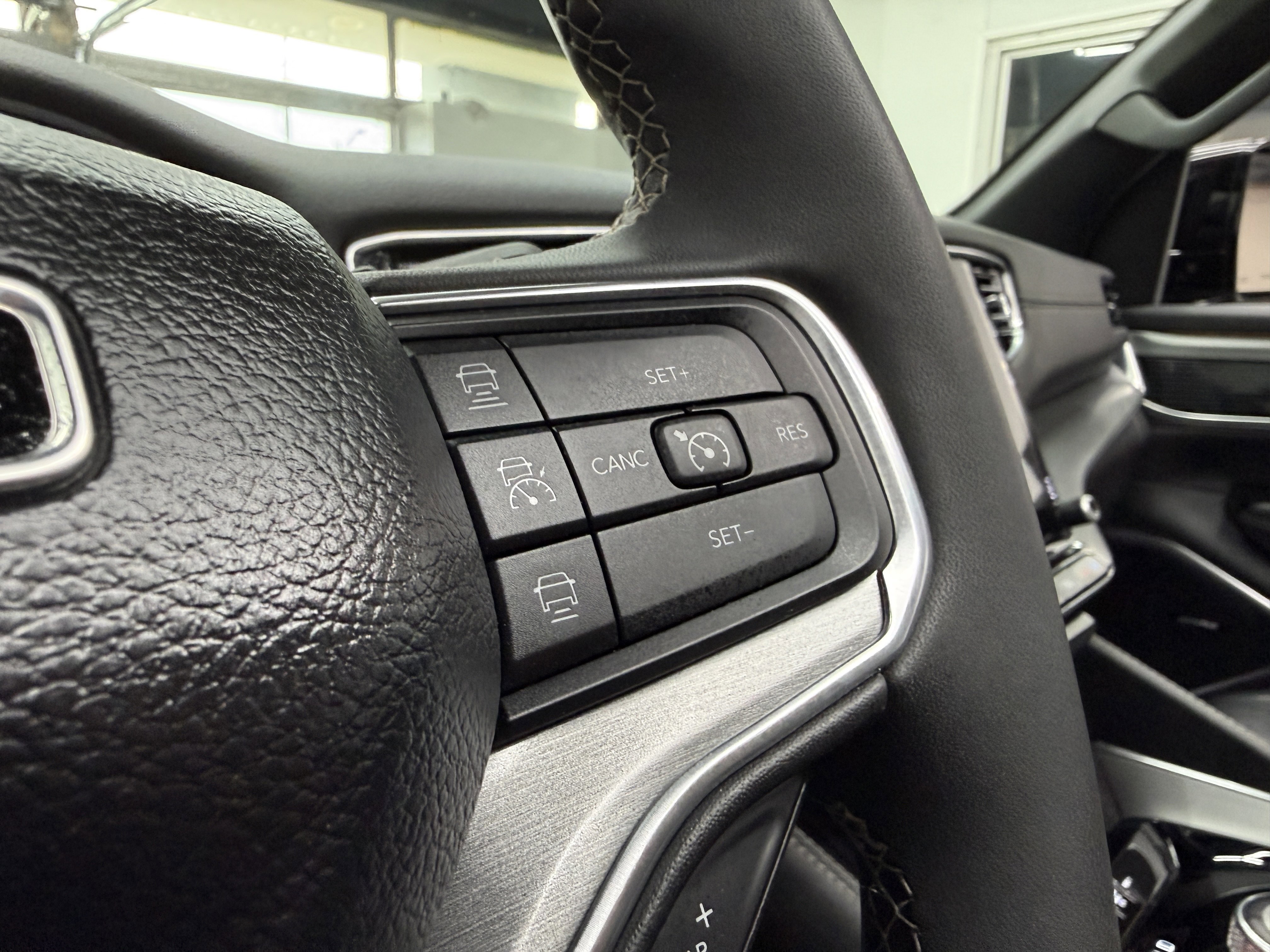 Used 2024 Jeep Wagoneer Series II image 18