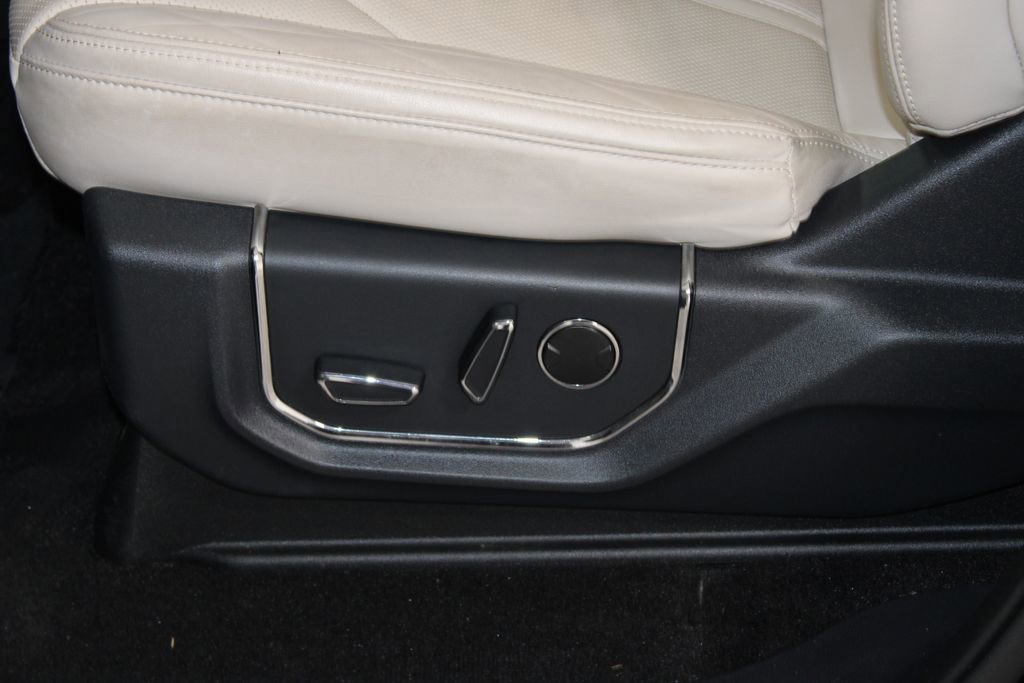 Used 2023 Ford Expedition Platinum AWD/4WD image 22
