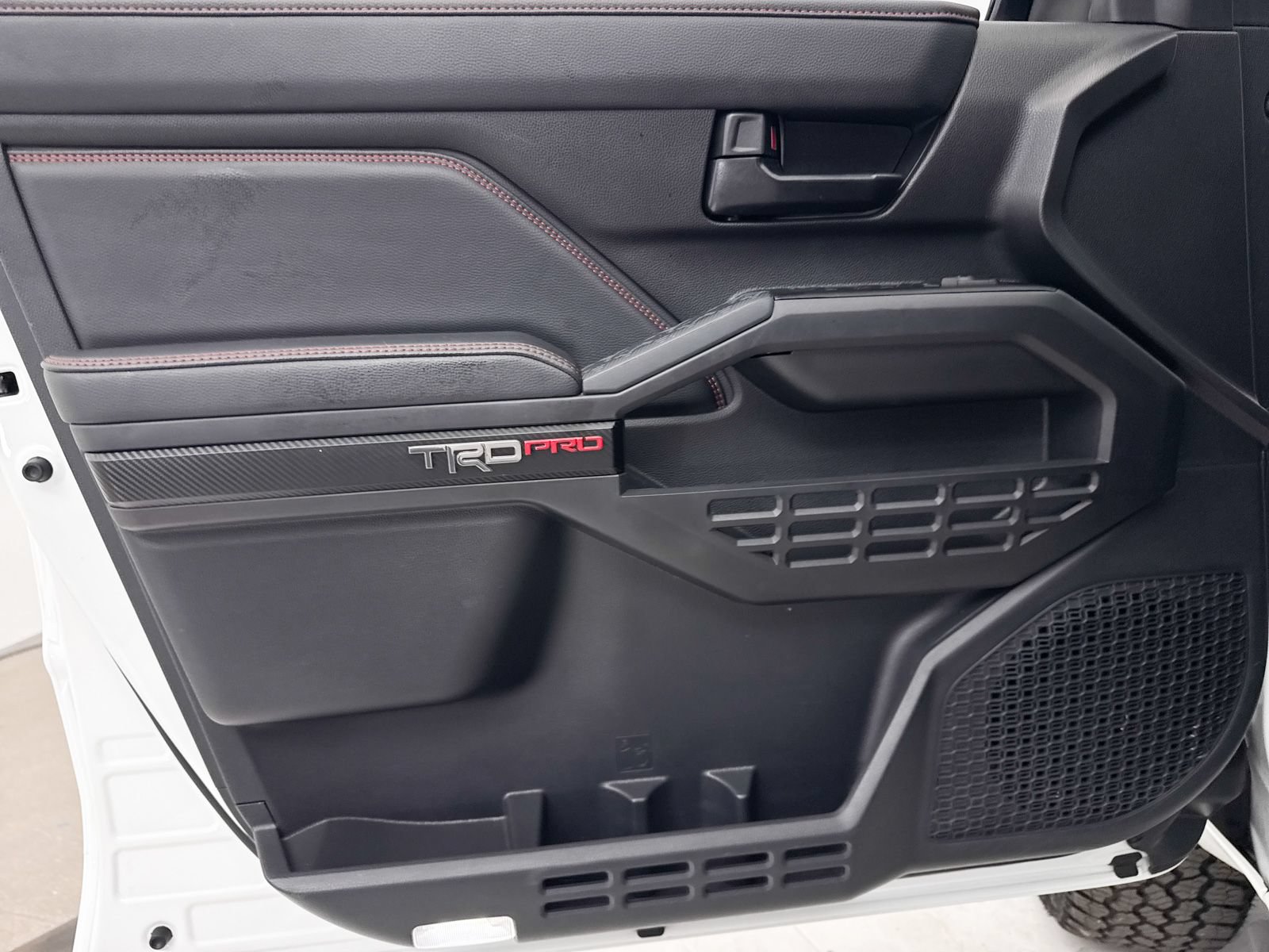 Used 2025 Toyota Tacoma TRD Pro AWD/4WD image 31
