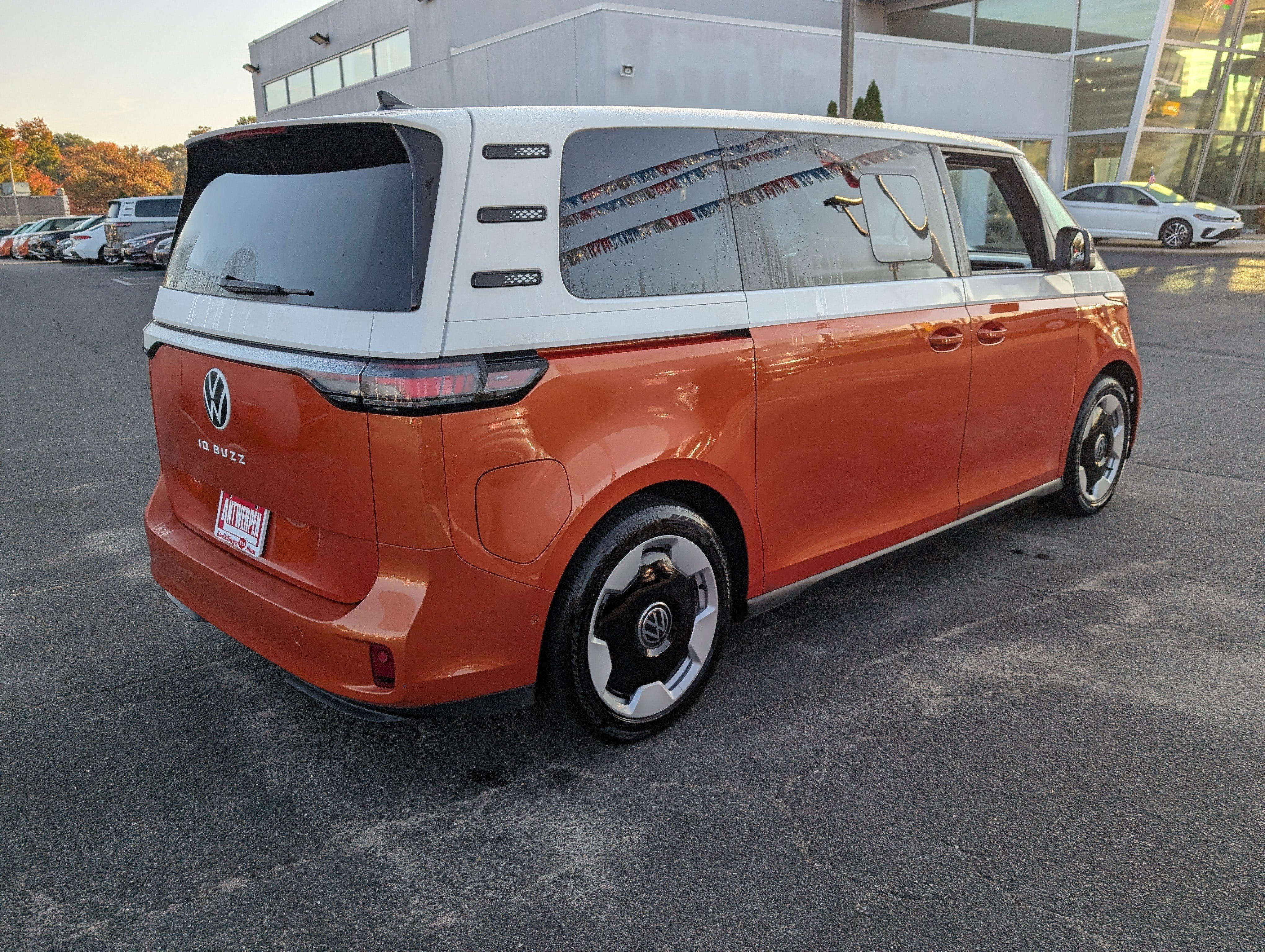 Used 2025 Volkswagen ID. Buzz Pro S Plus RWD image 3