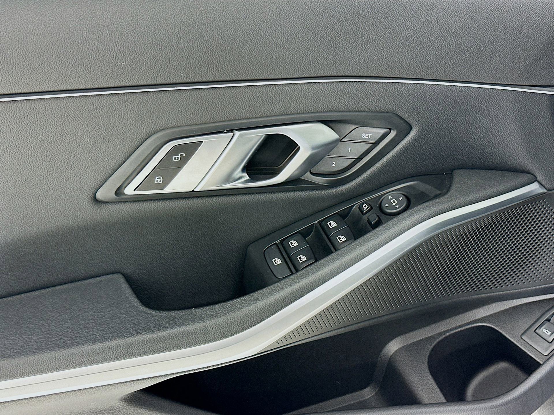 Used 2020 BMW 330i xDrive Sedan AWD/4WD image 19