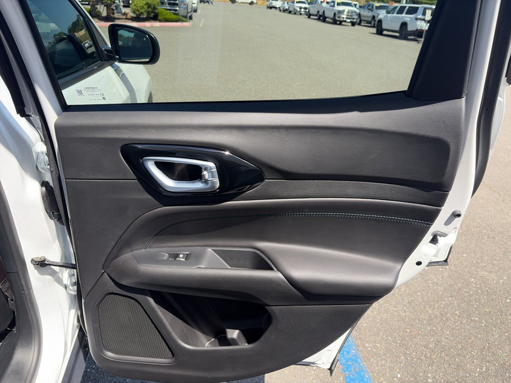 New 2026 Jeep Compass Latitude AWD/4WD image 22
